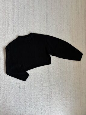 | H&M | Divided | Black Cropped Ribbed Crewneck Sweater size Women’s Small